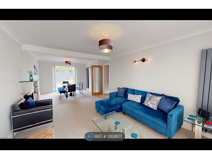 3 Bedroom Bungalow To Rent In Godstow Road, Oxford, OX2