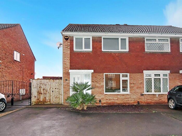 3 Bedroom Semi-Detached House To Rent In California Road, Bristol, BS30
