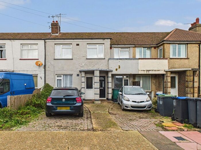 2 Bedroom Flat For Sale In Centrecourt Road, Worthing, BN14