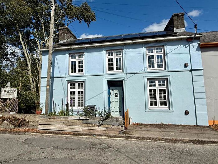 5 Bedroom House For Sale In Bridge Street, Llanybydder, SA40