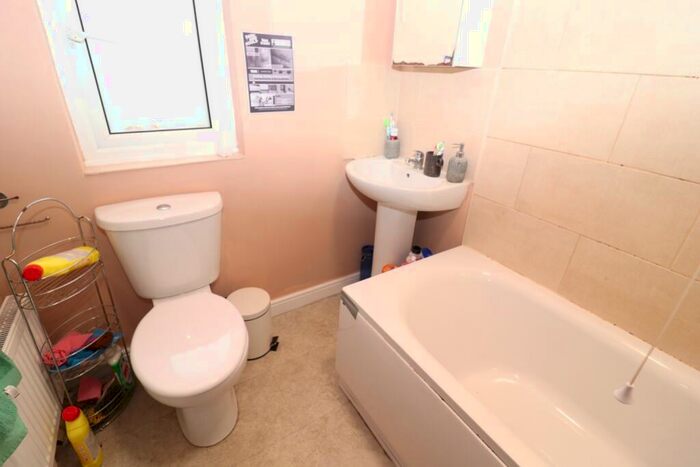 6 Bedroom Terraced House To Rent In Manor Street, Heath, CF14