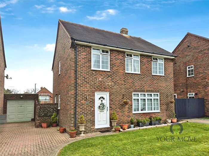 4 Bedroom Detached House For Sale In Wannock Gardens, Polegate, East Sussex, BN26