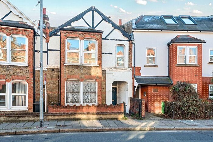 2 Bedroom Flat For Sale In Replingham Road, Southfields, London, SW18