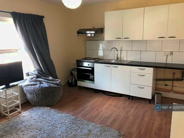 1 Bedroom Flat To Rent In Grainger Road, London, N22