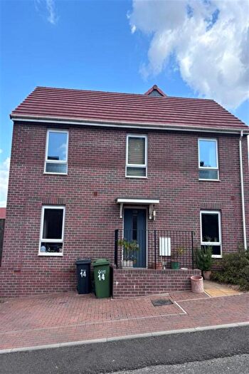 3 Bedroom Semi-Detached House To Rent In Bedroom Semi Detached House In Battle Abbey Way, Exeter, EX1