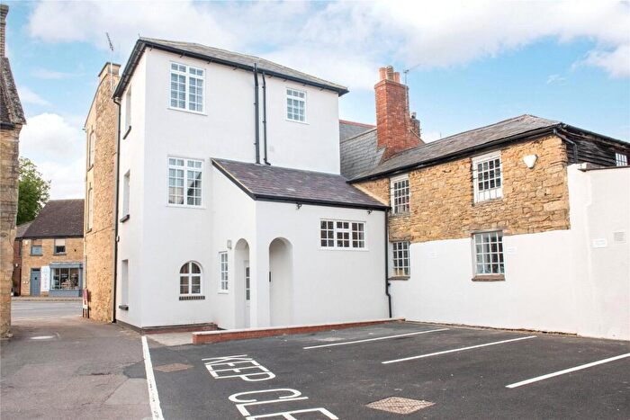 2 Bedroom Apartment To Rent In High Street South, Olney, Buckinghamshire, MK46
