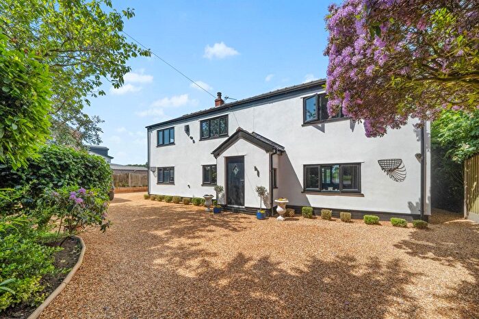 3 Bedroom Detached House For Sale In Newton Road, Lowton, WA3