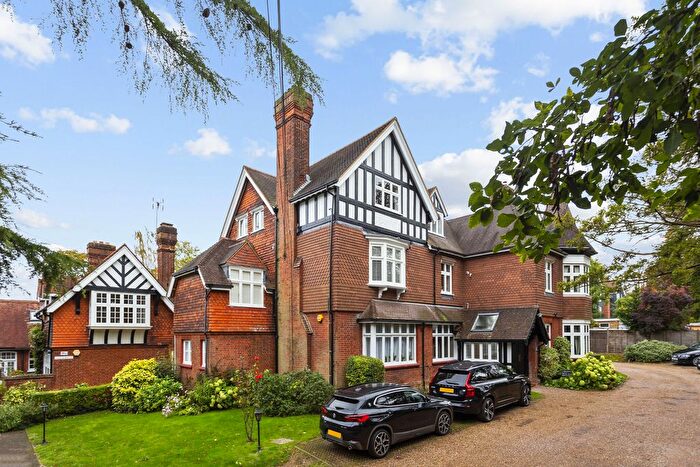 2 Bedroom Flat For Sale In College Road, Epsom, KT17