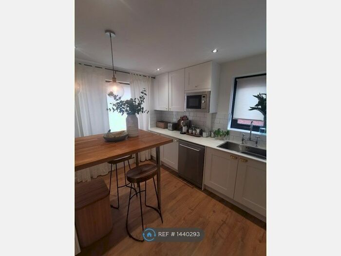 3 Bedroom Semi-Detached House To Rent In Roe Lane, Greater Manchester, OL4