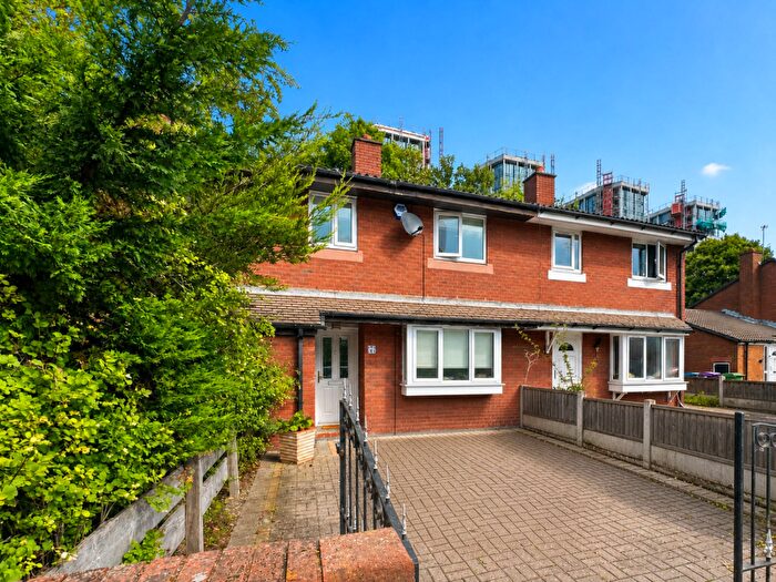 3 Bedroom Terraced House For Sale In Stockdale Close, Liverpool, L3