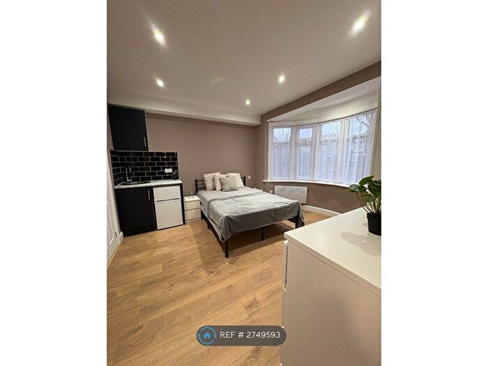 Studio To Rent In Great Cambridge Road, Enfield, EN1