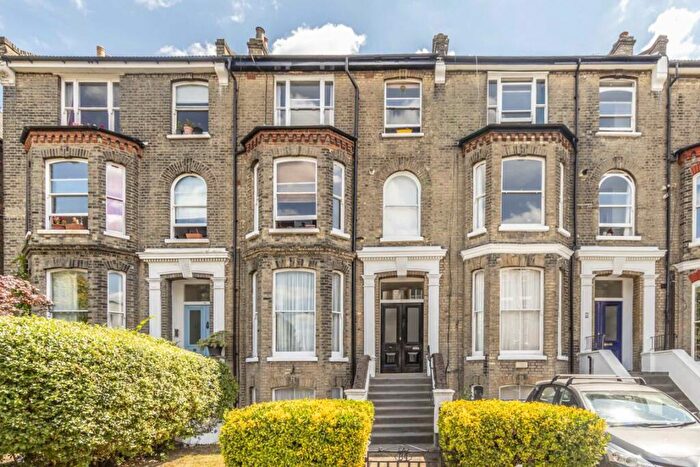 2 Bedroom Flat To Rent In Tollington Park, London, N4