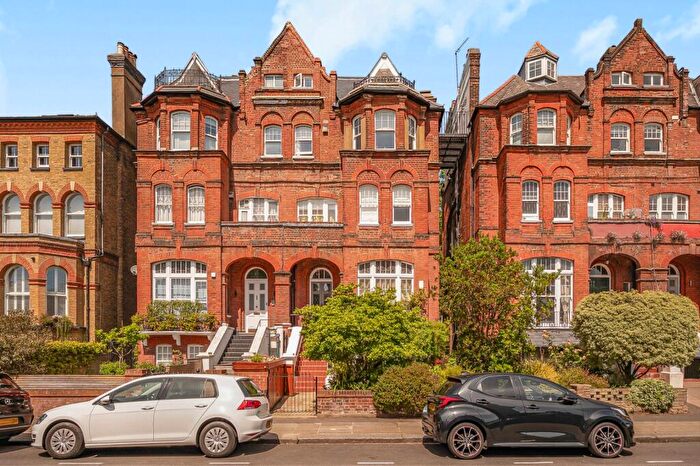 4 Bedroom Flat For Sale In Belsize Lane, Belsize Park, NW3