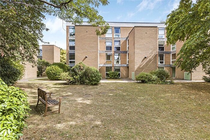 2 Bedroom Maisonette For Sale In Butler Close, Central North Oxford, OX2