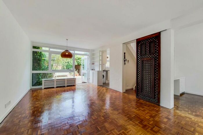 3 Bedroom Terraced House To Rent In The Plantation, Blackheath, London, SE3