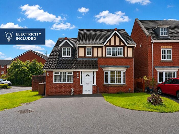 4 Bedroom Detached House To Rent In Ardenfield Close, Radcliffe, M26