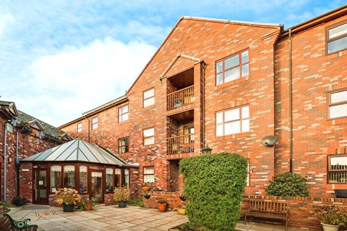 2 Bedroom Flat For Sale In Regent Court, Roft Street, Oswestry, Shropshire, SY11