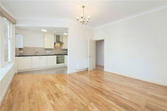 2 Bedroom Flat To Rent In Station Parade, Richmond, TW9