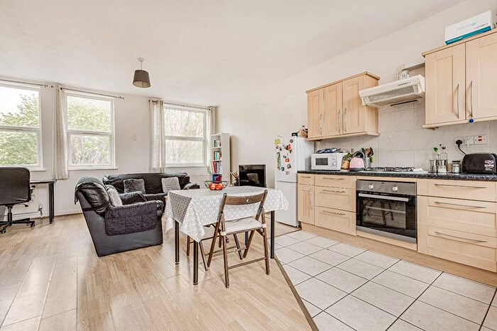 2 Bedroom Flat To Rent In Yukon Road, Clapham, SW12