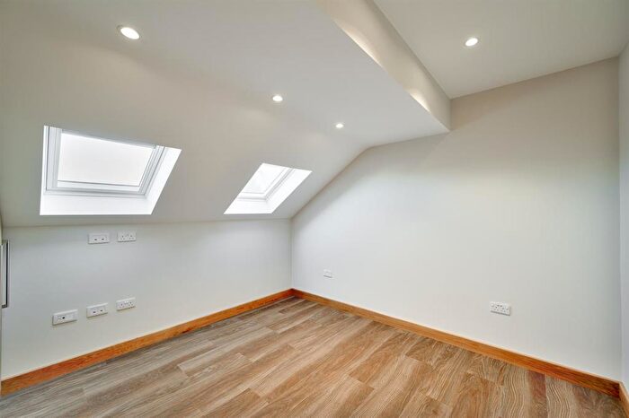 2 Bedroom Apartment To Rent In Lonsdale Square, Lonsdale Road, Harborne, Birmingham, B17