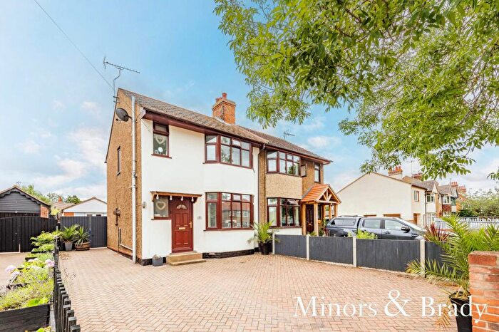 3 Bedroom Semi-Detached House To Rent In Dell Road, Lowestoft, NR33
