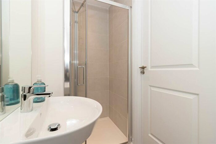 2 Bedroom End Of Terrace House To Rent In Fennel Drive, Chichester, PO20