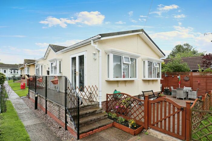 2 Bedroom Bungalow For Sale In Hunt Hall Lane, Welford On Avon, Stratford-Upon-Avon, Warwickshire, CV37