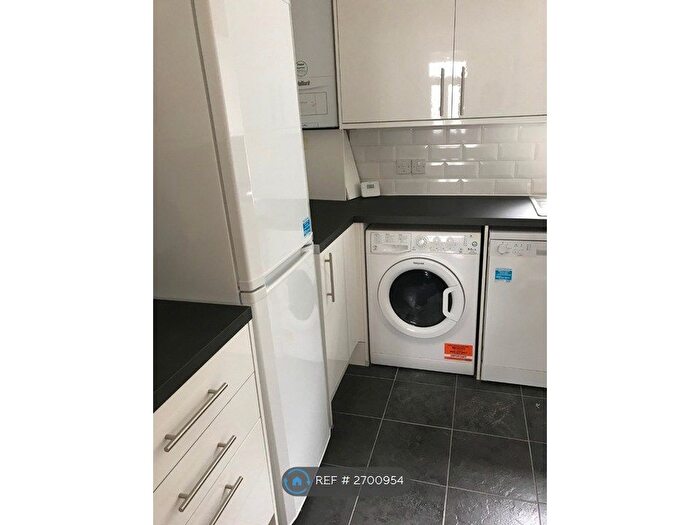 2 Bedroom Flat To Rent In Valley Close, Pinner, HA5