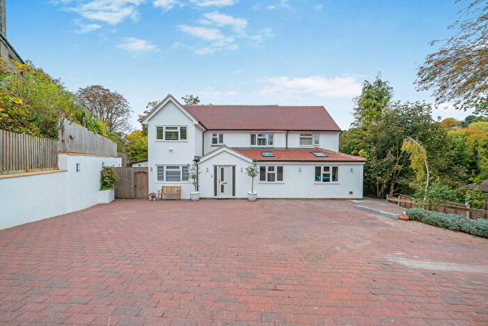 5 Bedroom Detached House To Rent In Deansfield, Caterham, CR3