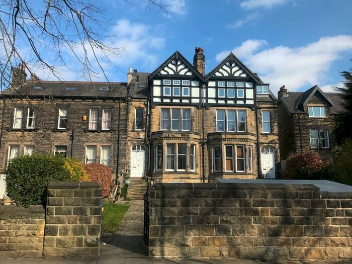 2 Bedroom Apartment To Rent In Burton Crescent, Headingley, Leeds, LS6
