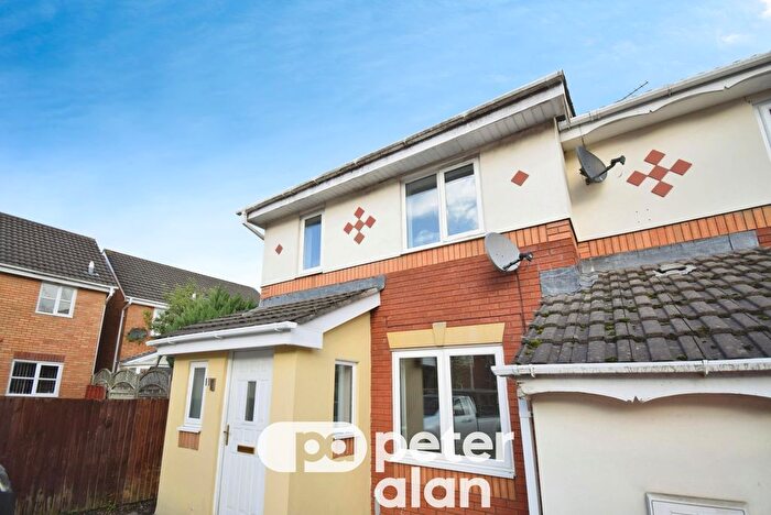 3 Bedroom End Of Terrace House To Rent In Manor Park, Newport, NP10