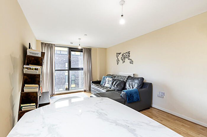1 Bedroom Flat To Rent In Millharbour, London, E14