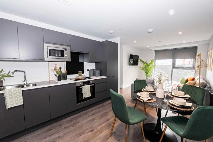 2 Bedroom Flat To Rent In One Park Lane, Heaps Mill, Liverpool, Merseyside, L1