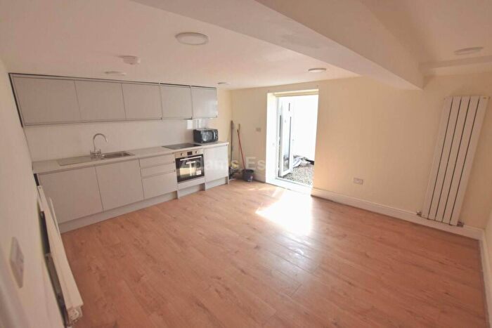 1 Bedroom Flat To Rent In Carey Street, Reading, RG1