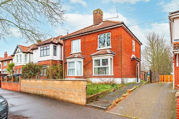 4 Bedroom Detached House For Sale In Dereham Road, Norwich, NR2