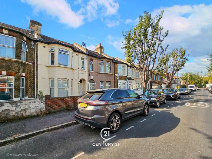2 Bedroom Flat To Rent In Upton Park Road, Forest Gate, E7