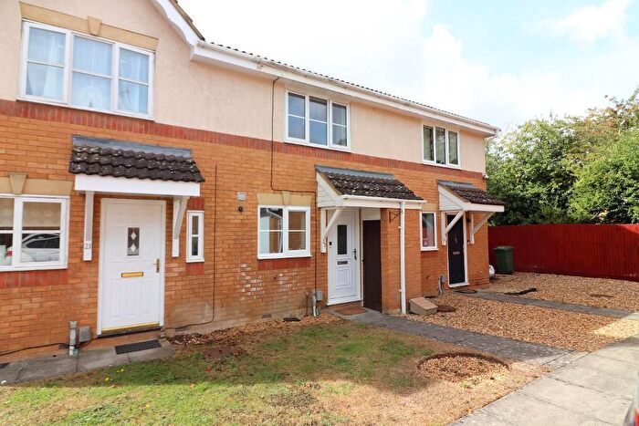 2 Bedroom Terraced House For Sale In Smithcombe Close, Barton Le Clay, Bedfordshire, MK45