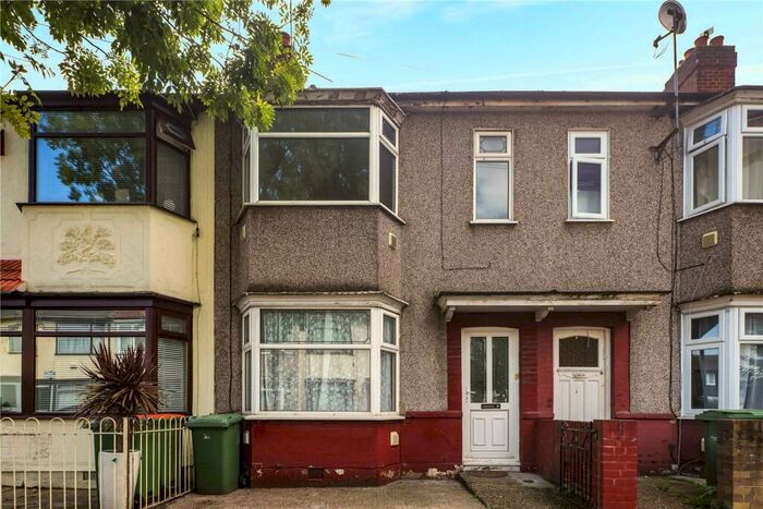 3 Bedroom Terraced House To Rent In Gresham Road, Royal Docks, London, E16