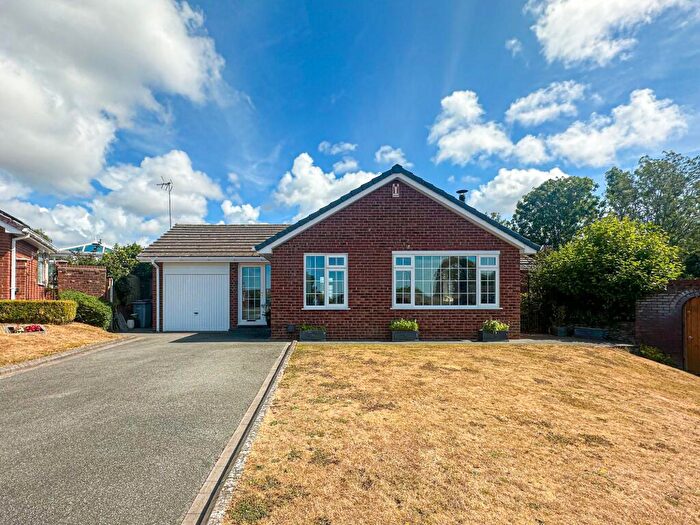 4 Bedroom Detached Bungalow For Sale In Chestnut Close, Wirral, CH49