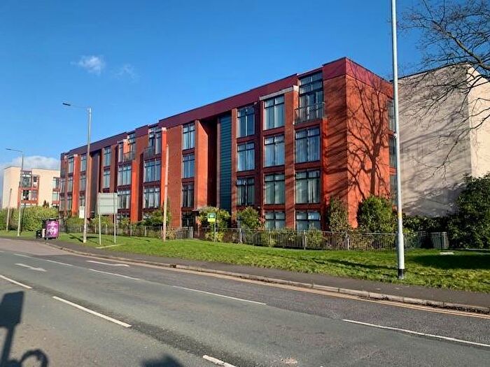 2 Bedroom Flat To Rent In Altrincham Road, Manchester, M22