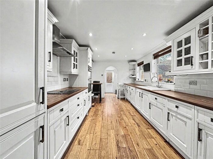 3 Bedroom Terraced House For Sale In Chester Road, Gillingham, Kent, ME7