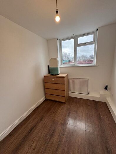 2 Bedroom Flat To Rent In Ampthill Road, Southampton, SO15