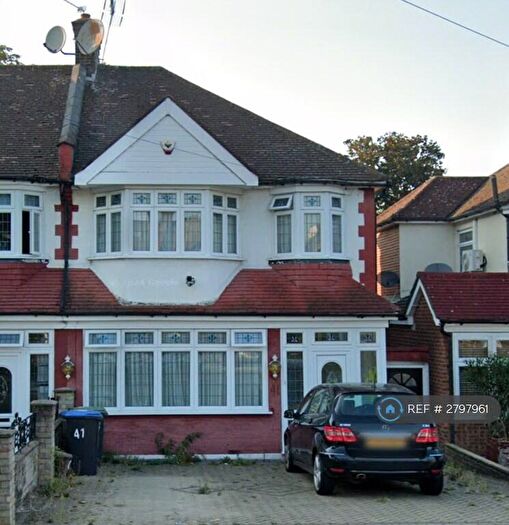 3 Bedroom End Of Terrace House To Rent In Wilmer Way, London, N14