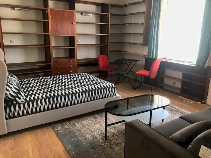 Studio To Rent In Cornwall Gardens, London, SW7