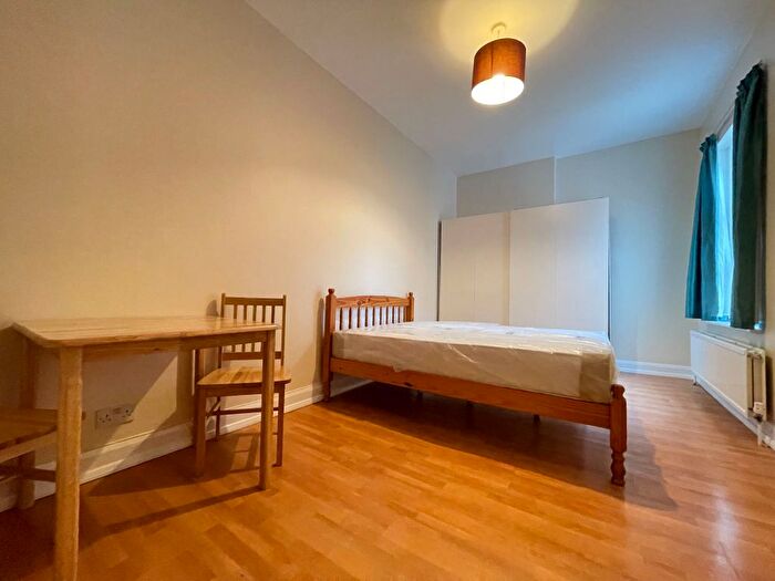 1 Bedroom Studio To Rent In Melrose Avenue, London, NW2