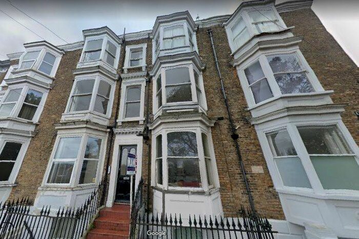 1 Bedroom Flat To Rent In Lausanne Terrace, Margate, CT9