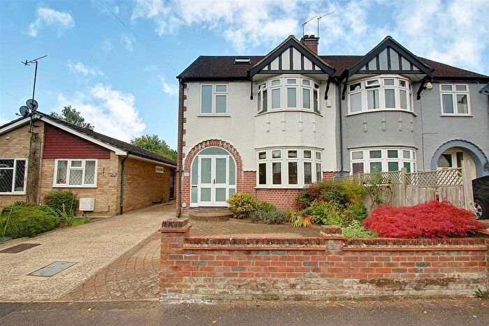 4 Bedroom Semi-Detached House To Rent In Hamilton Road, Hunton Bridge, Kings Langley, WD4