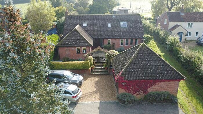 5 Bedroom Detached House For Sale In Blandys Hill, Kintbury, RG17