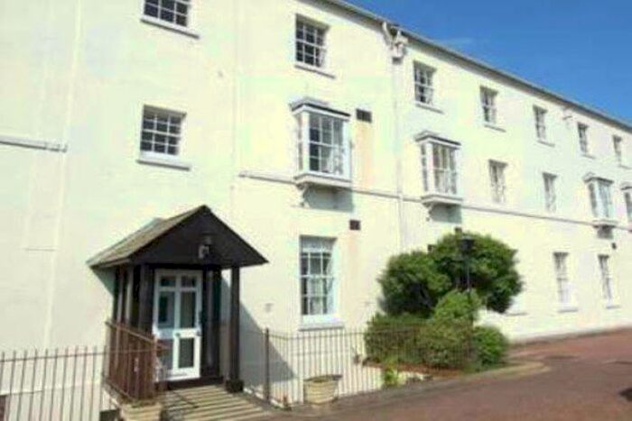 2 Bedroom Flat To Rent In Wellington Court, Weymouth, DT4