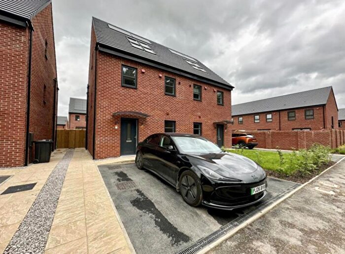 3 Bedroom Semi-Detached House To Rent In Eliza Grant Road, Crossgates, Leeds, LS15